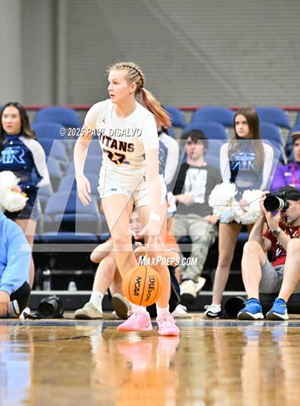 Thumbnail 1 in Riverdale Ridge vs. Legend (CHSAA 6A Final Four) photogallery.