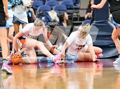 Thumbnail 3 in Riverdale Ridge vs. Legend (CHSAA 6A Final Four) photogallery.
