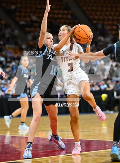 Thumbnail 2 in Riverdale Ridge vs. Legend (CHSAA 6A Final Four) photogallery.