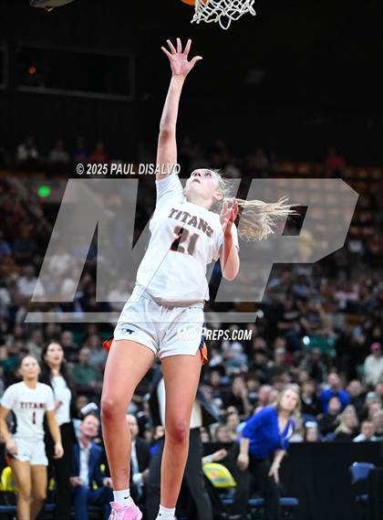 Thumbnail 3 in Riverdale Ridge vs. Legend (CHSAA 6A Final Four) photogallery.