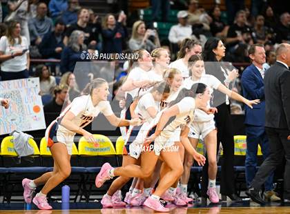 Thumbnail 3 in Riverdale Ridge vs. Legend (CHSAA 6A Final Four) photogallery.
