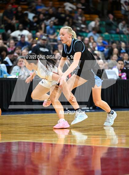 Thumbnail 2 in Riverdale Ridge vs. Legend (CHSAA 6A Final Four) photogallery.