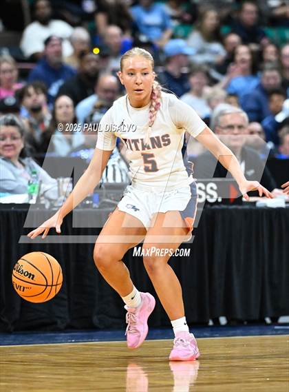 Thumbnail 2 in Riverdale Ridge vs. Legend (CHSAA 6A Final Four) photogallery.