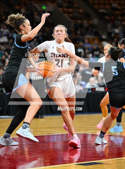Thumbnail 2 in Riverdale Ridge vs. Legend (CHSAA 6A Final Four) photogallery.