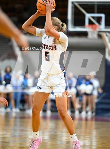 Thumbnail 3 in Riverdale Ridge vs. Legend (CHSAA 6A Final Four) photogallery.