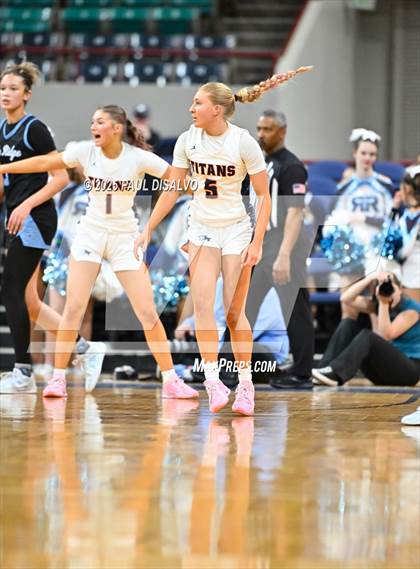 Thumbnail 3 in Riverdale Ridge vs. Legend (CHSAA 6A Final Four) photogallery.