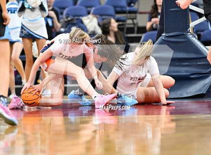 Thumbnail 2 in Riverdale Ridge vs. Legend (CHSAA 6A Final Four) photogallery.