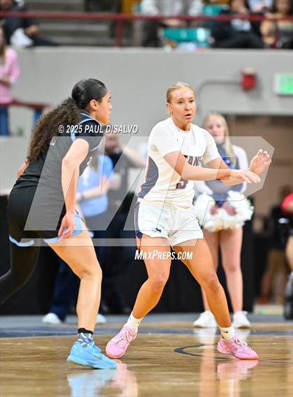Thumbnail 3 in Riverdale Ridge vs. Legend (CHSAA 6A Final Four) photogallery.