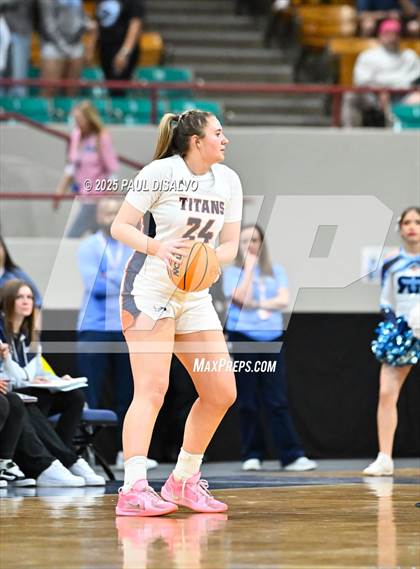 Thumbnail 2 in Riverdale Ridge vs. Legend (CHSAA 6A Final Four) photogallery.
