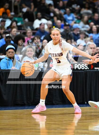 Thumbnail 1 in Riverdale Ridge vs. Legend (CHSAA 6A Final Four) photogallery.