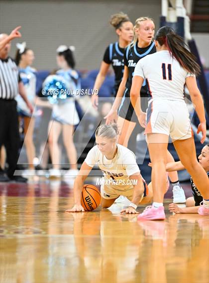 Thumbnail 3 in Riverdale Ridge vs. Legend (CHSAA 6A Final Four) photogallery.