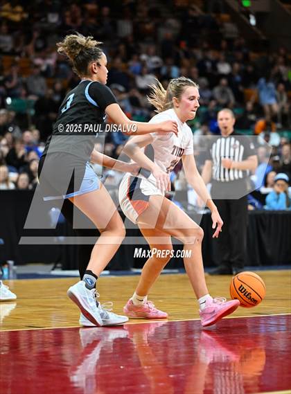 Thumbnail 3 in Riverdale Ridge vs. Legend (CHSAA 6A Final Four) photogallery.
