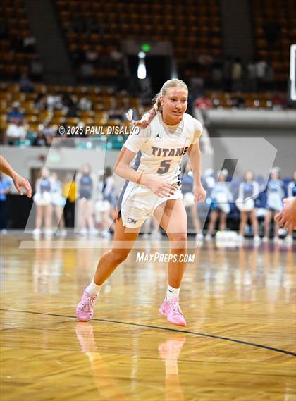 Thumbnail 2 in Riverdale Ridge vs. Legend (CHSAA 6A Final Four) photogallery.