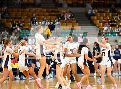 Thumbnail 3 in Riverdale Ridge vs. Legend (CHSAA 6A Final Four) photogallery.