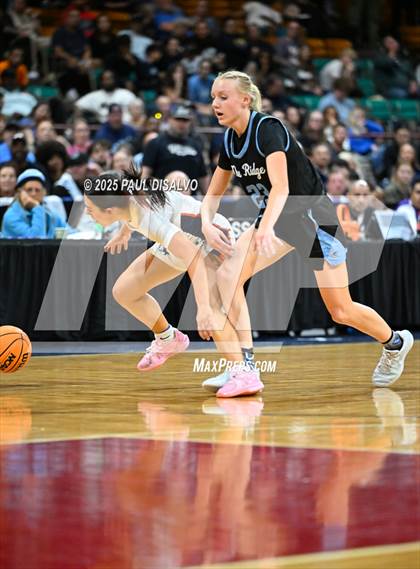 Thumbnail 3 in Riverdale Ridge vs. Legend (CHSAA 6A Final Four) photogallery.