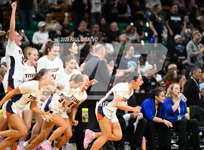 Thumbnail 1 in Riverdale Ridge vs. Legend (CHSAA 6A Final Four) photogallery.