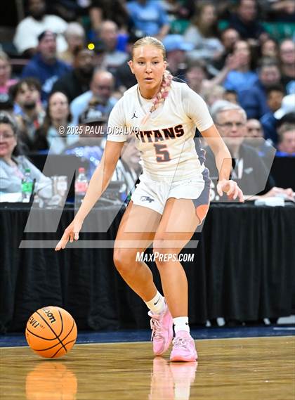 Thumbnail 1 in Riverdale Ridge vs. Legend (CHSAA 6A Final Four) photogallery.