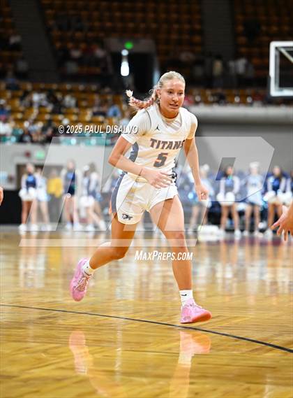 Thumbnail 3 in Riverdale Ridge vs. Legend (CHSAA 6A Final Four) photogallery.
