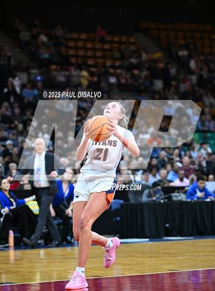 Thumbnail 1 in Riverdale Ridge vs. Legend (CHSAA 6A Final Four) photogallery.