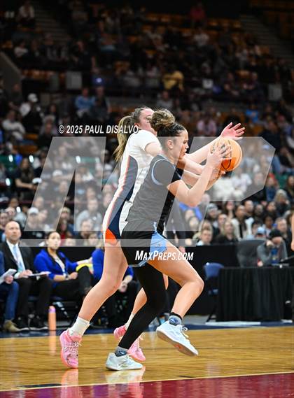 Thumbnail 3 in Riverdale Ridge vs. Legend (CHSAA 6A Final Four) photogallery.
