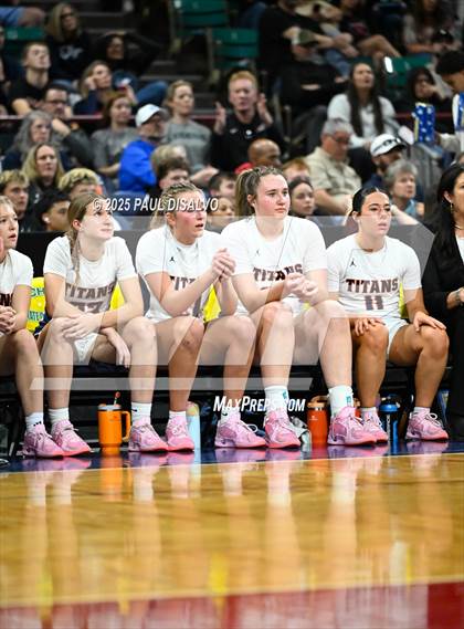 Thumbnail 2 in Riverdale Ridge vs. Legend (CHSAA 6A Final Four) photogallery.