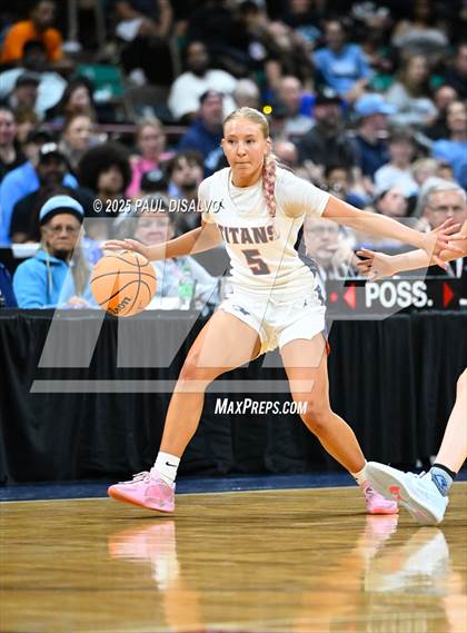 Thumbnail 2 in Riverdale Ridge vs. Legend (CHSAA 6A Final Four) photogallery.