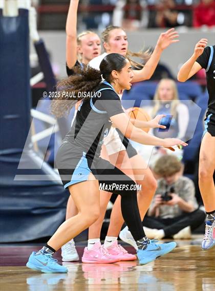 Thumbnail 3 in Riverdale Ridge vs. Legend (CHSAA 6A Final Four) photogallery.