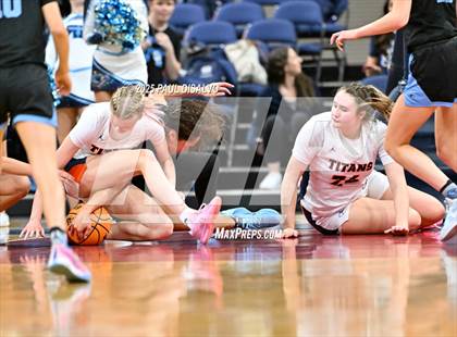 Thumbnail 2 in Riverdale Ridge vs. Legend (CHSAA 6A Final Four) photogallery.