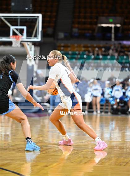 Thumbnail 2 in Riverdale Ridge vs. Legend (CHSAA 6A Final Four) photogallery.