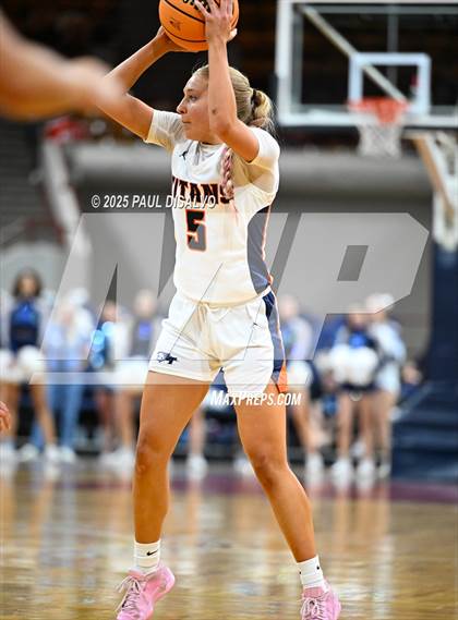 Thumbnail 2 in Riverdale Ridge vs. Legend (CHSAA 6A Final Four) photogallery.