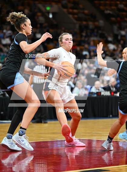 Thumbnail 3 in Riverdale Ridge vs. Legend (CHSAA 6A Final Four) photogallery.