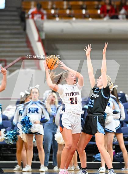 Thumbnail 3 in Riverdale Ridge vs. Legend (CHSAA 6A Final Four) photogallery.