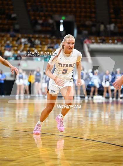 Thumbnail 1 in Riverdale Ridge vs. Legend (CHSAA 6A Final Four) photogallery.