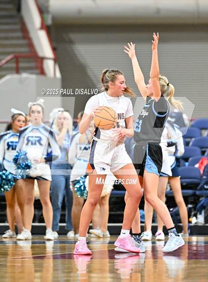Thumbnail 2 in Riverdale Ridge vs. Legend (CHSAA 6A Final Four) photogallery.