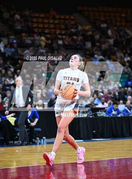 Thumbnail 2 in Riverdale Ridge vs. Legend (CHSAA 6A Final Four) photogallery.