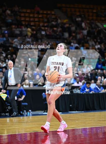 Thumbnail 1 in Riverdale Ridge vs. Legend (CHSAA 6A Final Four) photogallery.