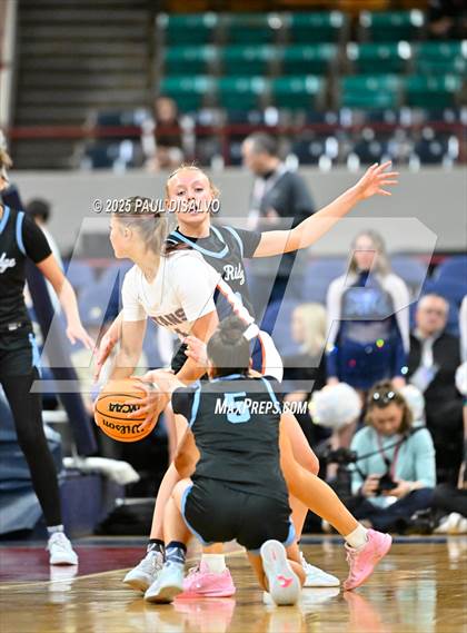 Thumbnail 3 in Riverdale Ridge vs. Legend (CHSAA 6A Final Four) photogallery.