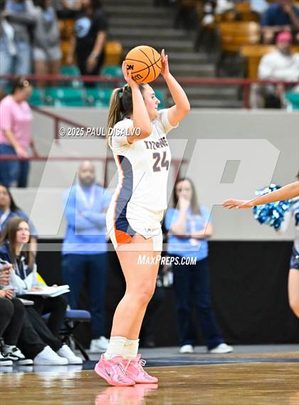 Thumbnail 2 in Riverdale Ridge vs. Legend (CHSAA 6A Final Four) photogallery.