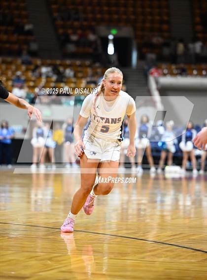 Thumbnail 3 in Riverdale Ridge vs. Legend (CHSAA 6A Final Four) photogallery.