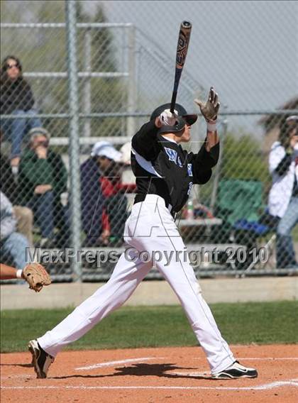 Thumbnail 1 in Grandview vs. Denver East (5A District Playoff) photogallery.