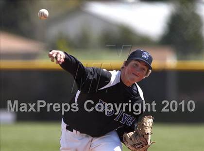 Thumbnail 3 in Grandview vs. Denver East (5A District Playoff) photogallery.