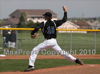 Thumbnail 1 in Grandview vs. Denver East (5A District Playoff) photogallery.