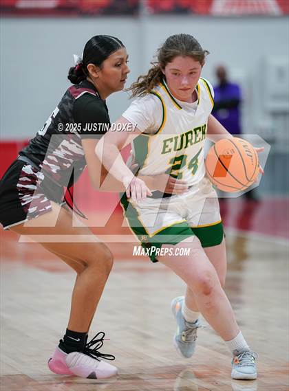 Thumbnail 1 in Pyramid Lake vs. Eureka (NIAA Class 1A State Championship) photogallery.