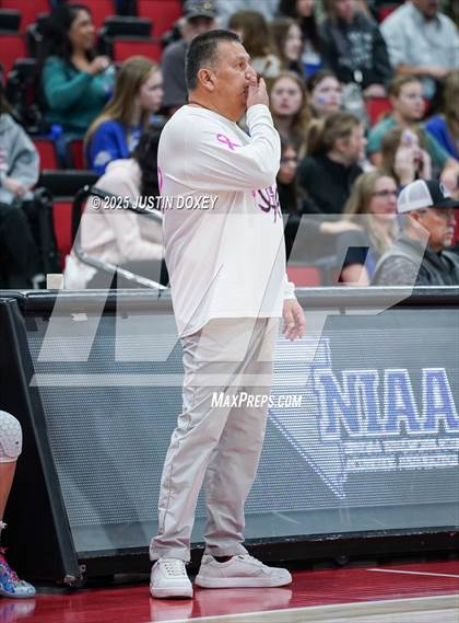 Thumbnail 1 in Pyramid Lake vs. Eureka (NIAA Class 1A State Championship) photogallery.