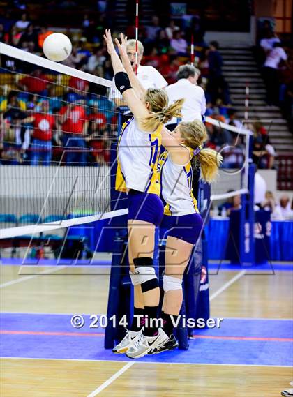 Thumbnail 3 in Fleming vs. Kit Carson (CHSAA 1A Semifinal Playoff) photogallery.