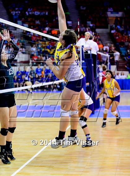 Thumbnail 3 in Fleming vs. Kit Carson (CHSAA 1A Semifinal Playoff) photogallery.