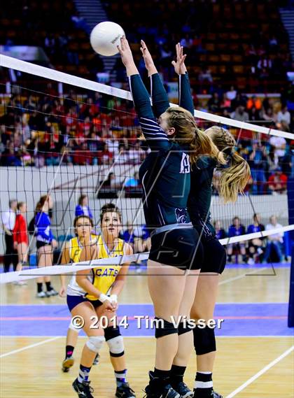Thumbnail 3 in Fleming vs. Kit Carson (CHSAA 1A Semifinal Playoff) photogallery.