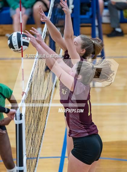 Thumbnail 1 in Yorktown vs. Brebeuf Jesuit Preparatory (IHSAA 4A Regional semi-final) photogallery.