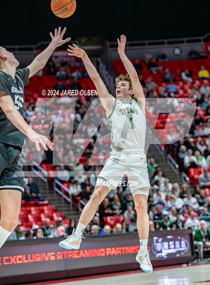 Thumbnail 3 in Highland @ Olympus (UHSAA 5A Semifinal) photogallery.