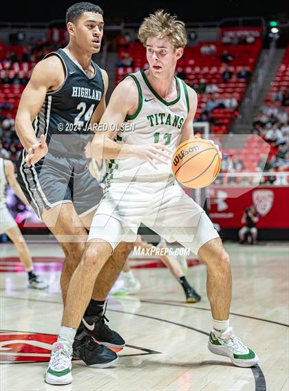Thumbnail 2 in Highland @ Olympus (UHSAA 5A Semifinal) photogallery.